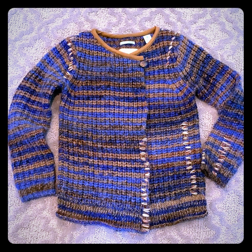 Top cute cardigan